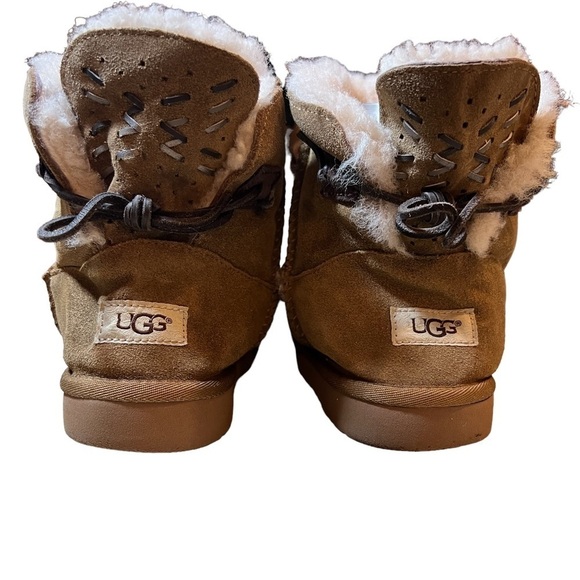 UGG ADORIA TEHUANO CHESTNUT CLASSIC MINI BAILEY BOW BOOT SIZE 6​​​​​​ - Picture 3 of 15